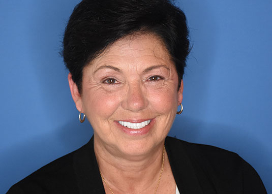 Cosmetic Dental Office 08232